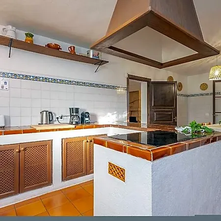 Hotel L'eresta - Wonderful With Private Pool And Free Wifi 2*